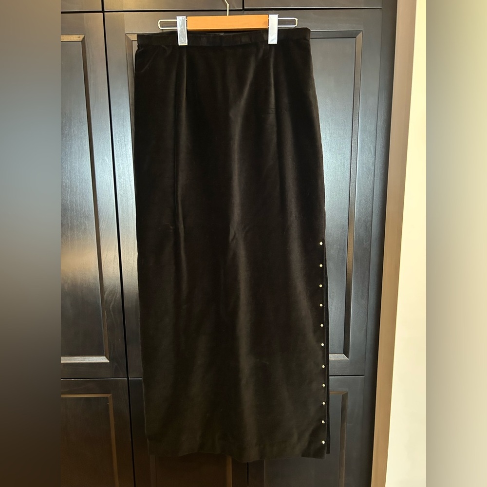 Vintage black velvet skirt. Waist approximately 30.